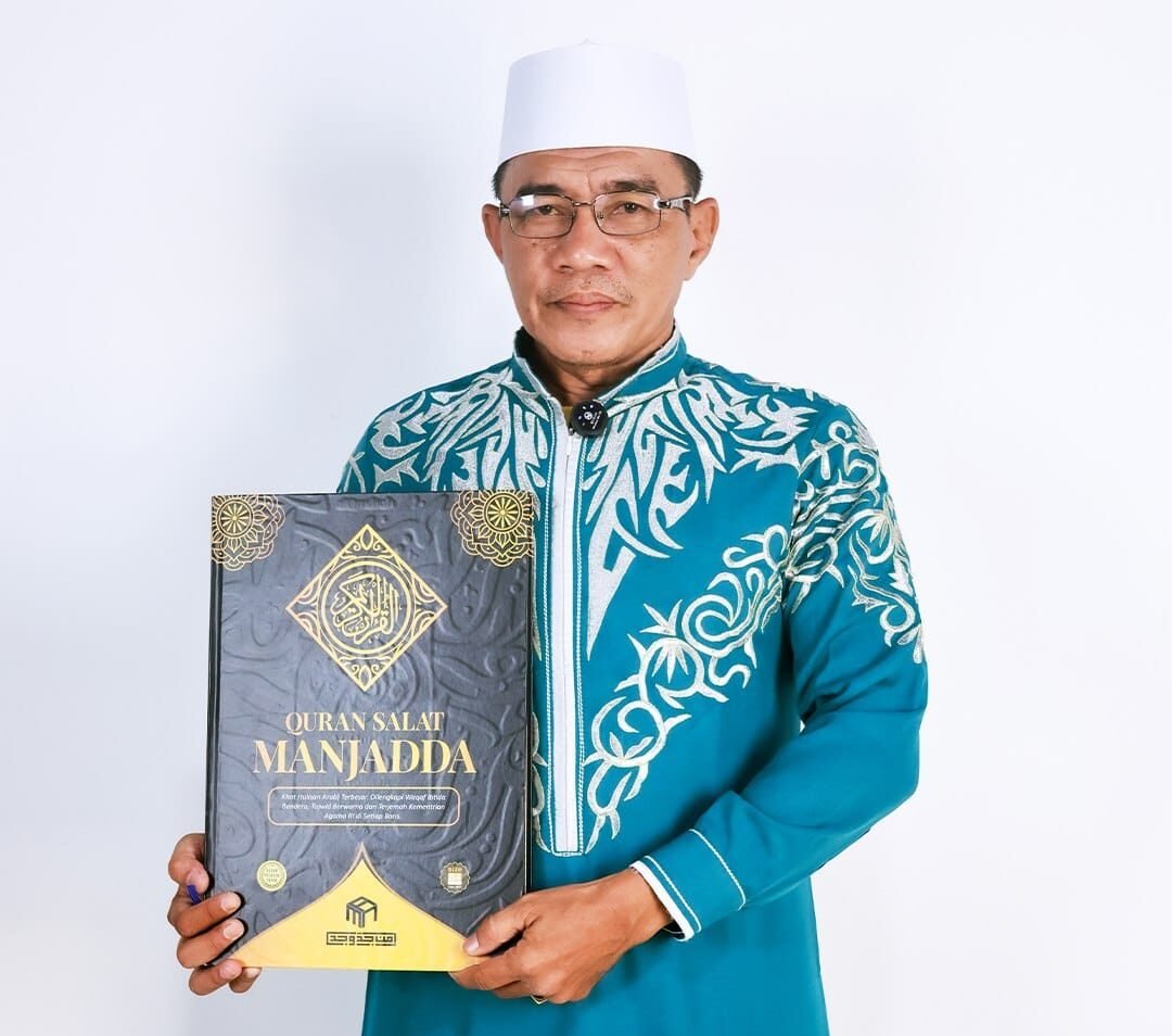 Quran Salat Manjadda Hadir dengan Standing Quran, Bikin Ibadah Makin Nyaman