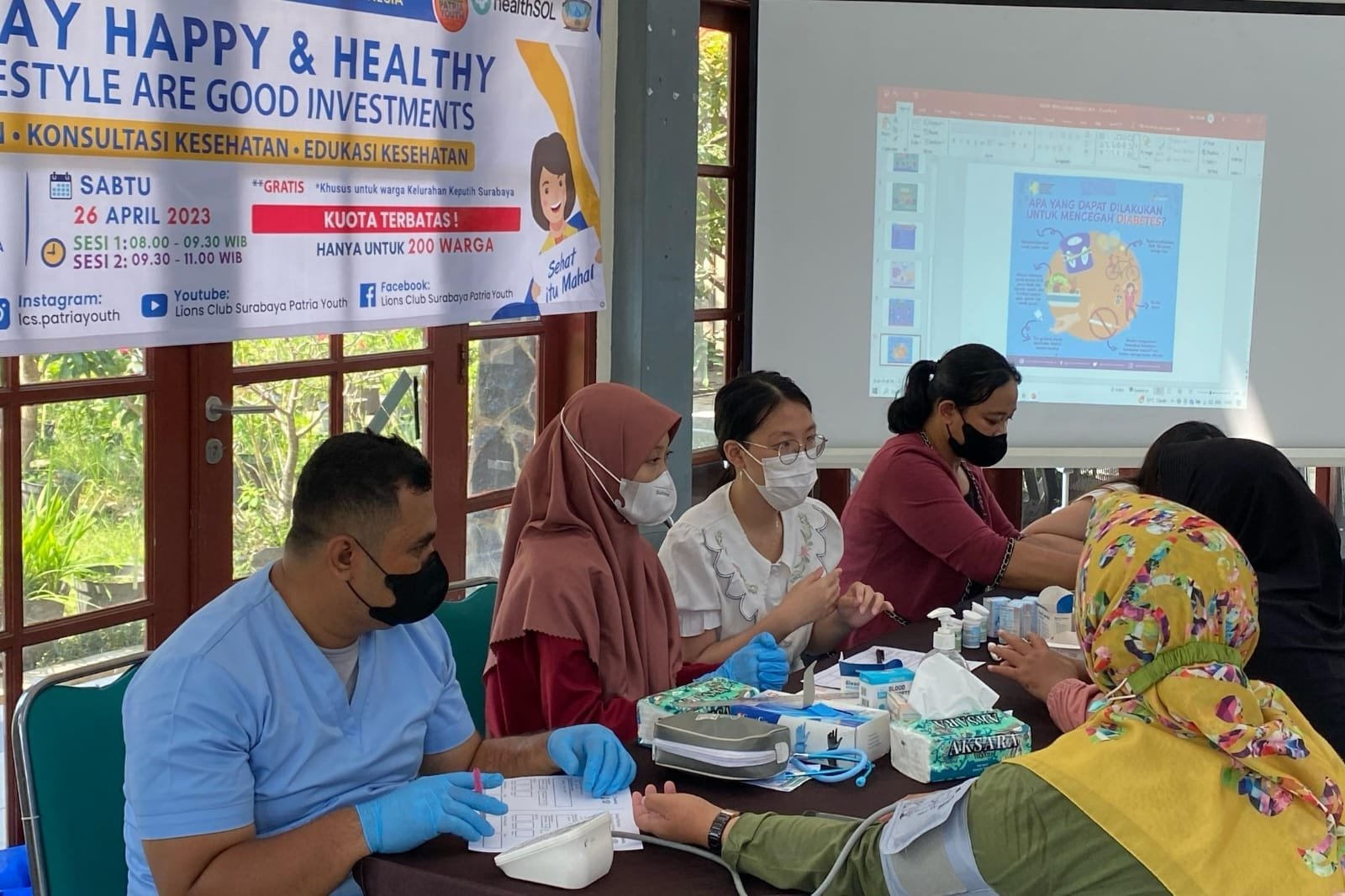 Ratusan Warga Keputih Dapat Layanan Kesehatan Gratis dari Anak Muda Surabaya