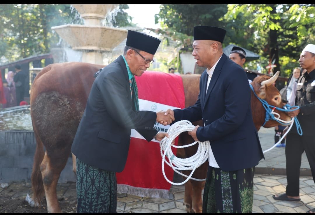 Makna Pengorbanan Idul Adha: Bupati dan Warga Tulungagung Tunaikan Sholat Id Bersama