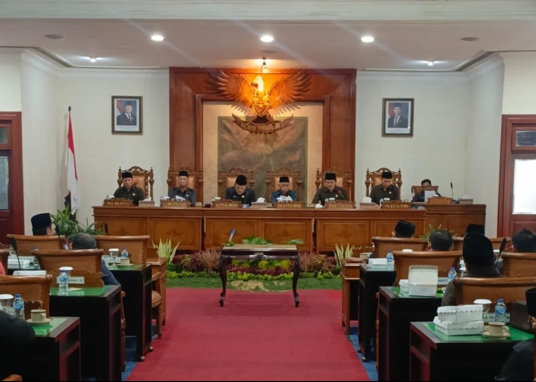 DPRD Tulungagung Tetapkan RANPERDA APBD 2024 di Rapat Paripurna