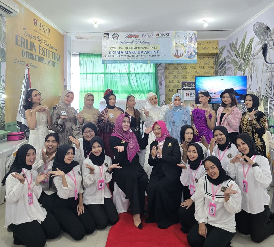 Disnaker Blitar Cetak Make-Up Artist Muda Bersertifikat Lewat Dana Cukai Tembakau