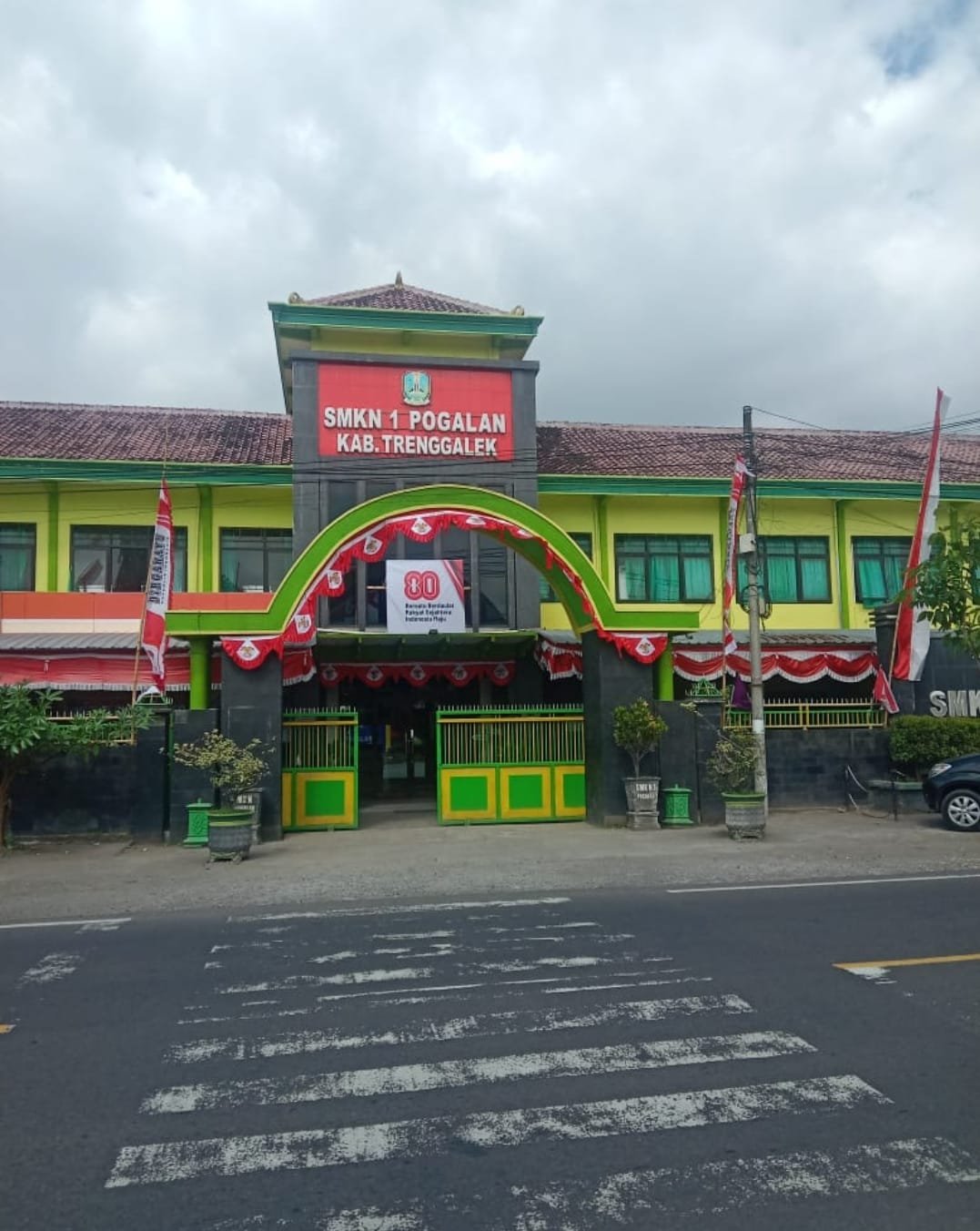 Sukarela di Kata, Wajib di Rasa: Sumbangan SMKN 1 Pogalan Picu Polemik