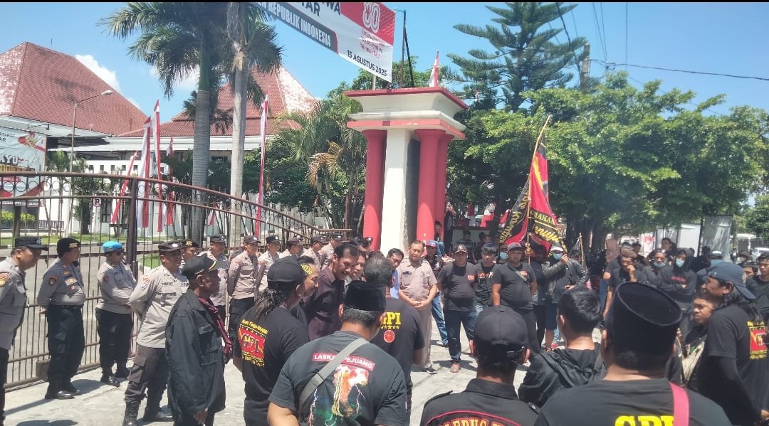 Konflik Eksekutif-Legislatif di Blitar Memanas, GPI Desak DPRD Sahkan PAK 2025