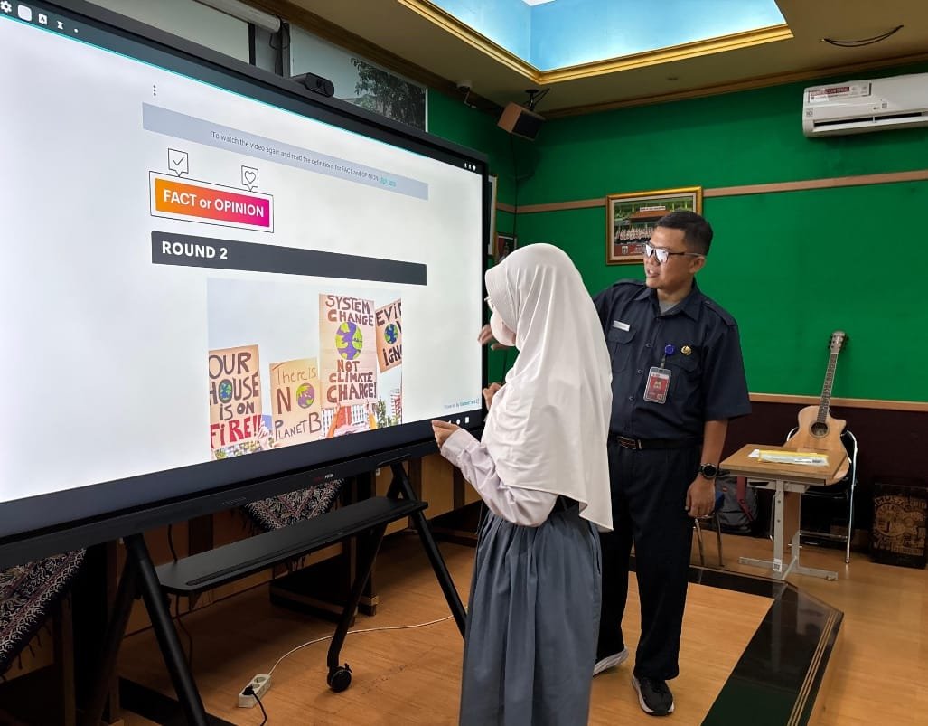 Hardiknas 2025: Pemerintah Luncurkan Digitalisasi Pembelajaran di 288 Ribu Sekolah