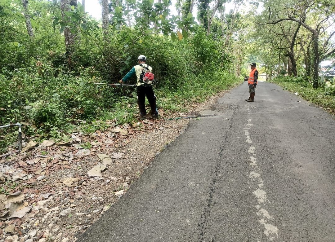 Perapian Bahu Jalan Campurdarat–Pakisrejo, PUPR Tulungagung Tingkatkan Kenyamanan & Keselamatan Pengguna Jalan