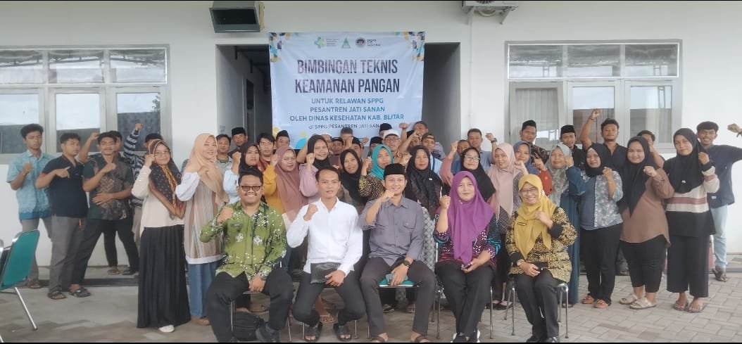 Dinkes Blitar Gelar Bimtek Keamanan Pangan bagi Relawan SPPG Pesantren Jati Sanan