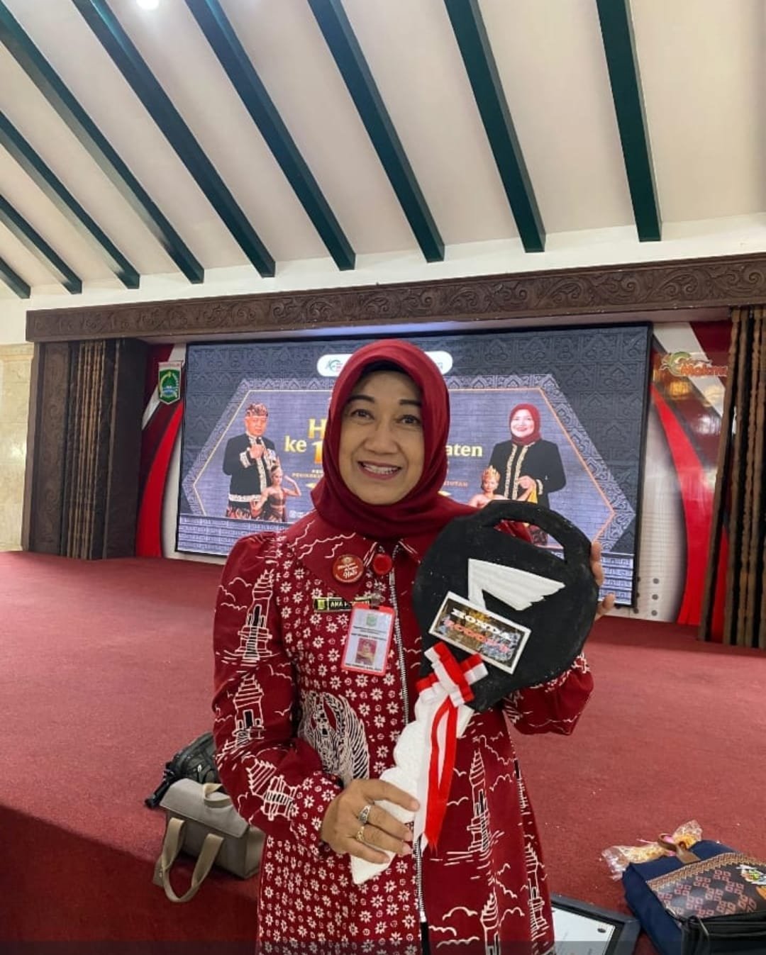 SMPN 1 Singosari Makin Moncer: Terima Penghargaan dari Bupati pada HUT Kabupaten Malang ke-1265