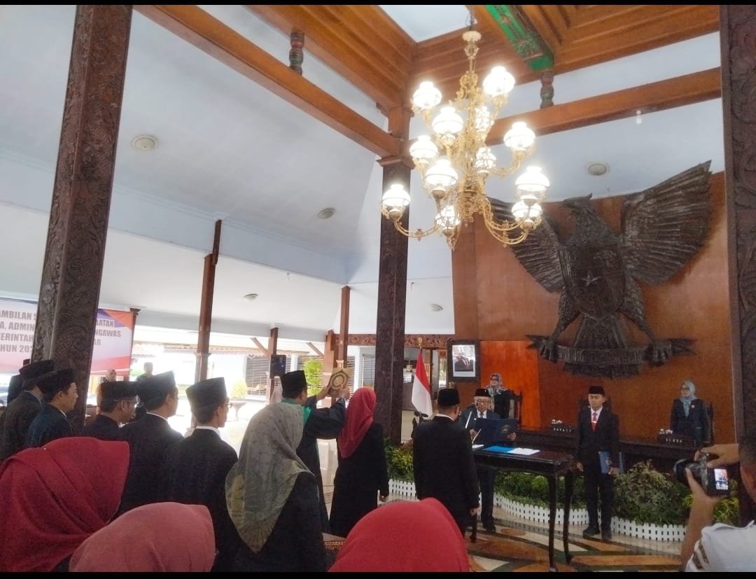 Bupati Blitar Lantik JPT Pratama dan Pejabat Struktural, Tekankan Integritas dan Kinerja 2026