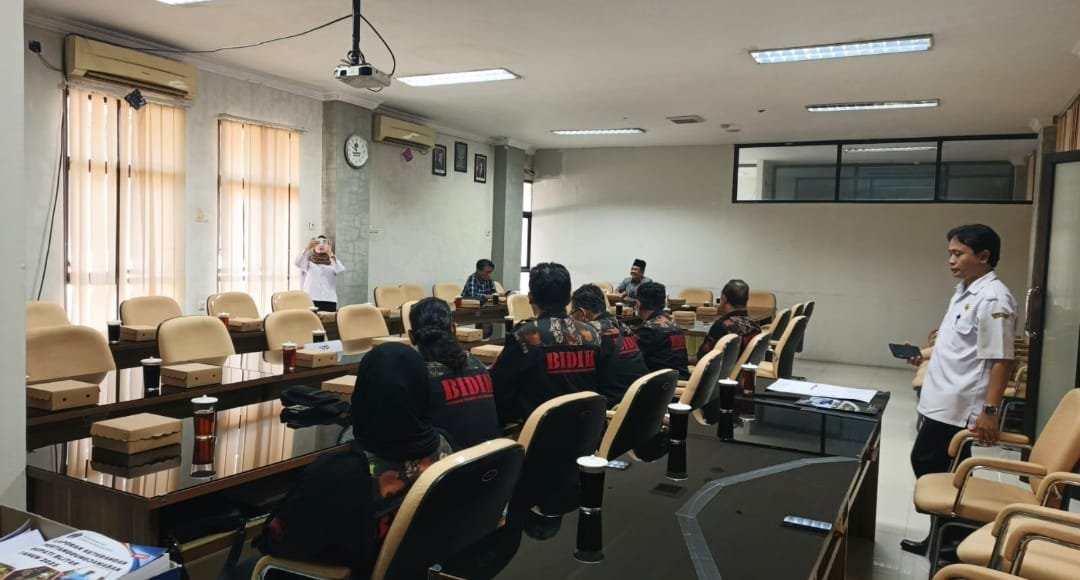 Kecewa OPD Mangkir, Hearing Pajak Tambang di DPRD Kabupaten Blitar Ditunda